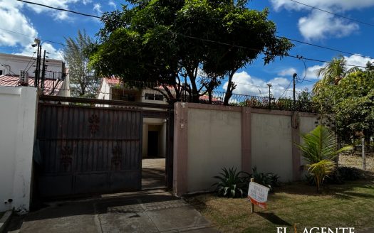 Residencia Exclusiva en Reparto Las Praderas: Confort y Plusvalía Garantizada